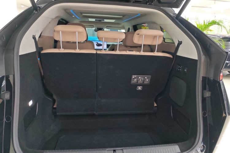 小鹏X9 2024款 702超长续航Pro机舱底盘23