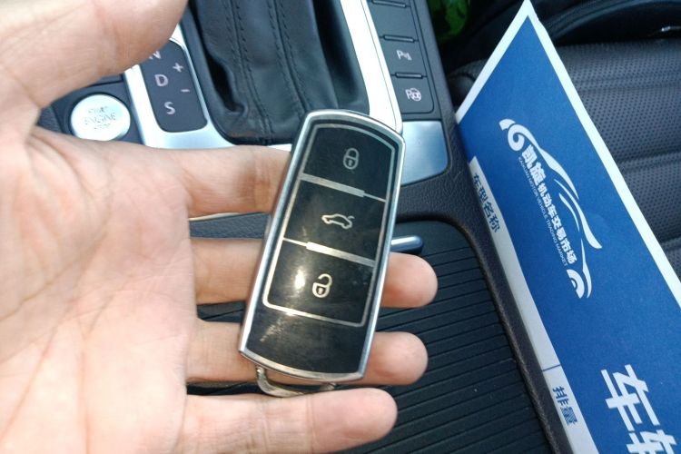 一汽-大众CC 2016款 2.0TSI 至尊型中控内饰11