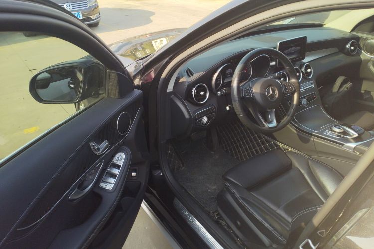 奔驰C级 2017款 C 180 L 运动版中控内饰20