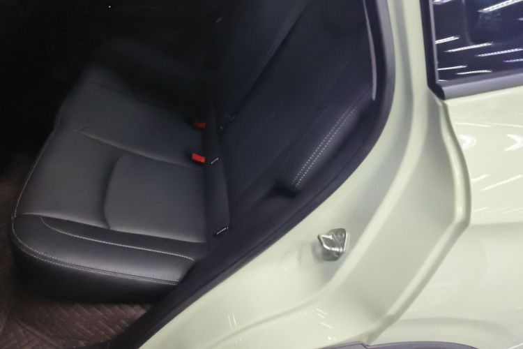 哪吒汽车 哪吒V 2022款 潮 400 Lite中控内饰21