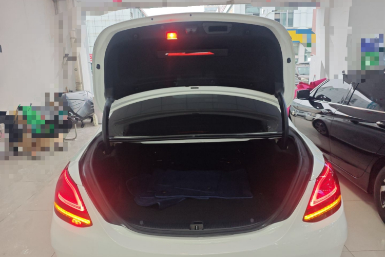 奔驰C级 2019款 C 180 L 时尚型运动版局部细节23