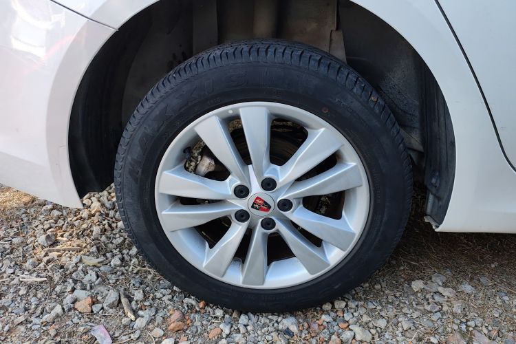 荣威360 2015款 1.5L 手动豪华版车身外观6008