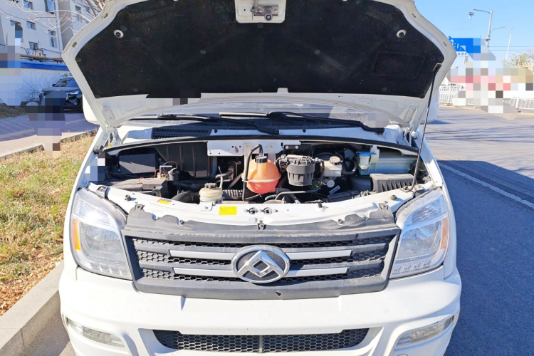 上汽大通MAXUS 新途V80 2021款 2.0T PLUS 手动全能王中轴中顶6/7/8/9座局部细节24