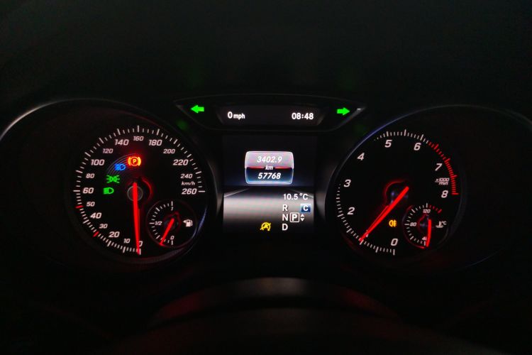 奔驰CLA 2018款 CLA 200 动感型中控内饰14