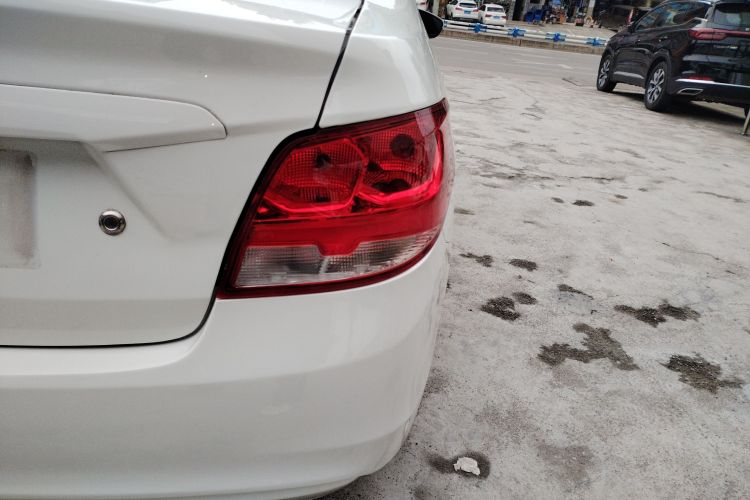 雪佛兰 2015款 赛欧3 1.5L AMT幸福天窗版车身外观9