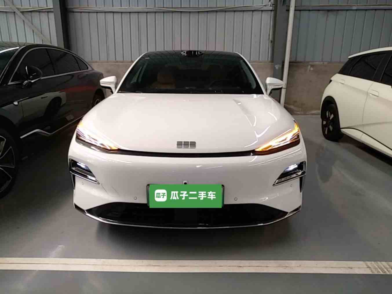 吉利银河 银河星耀8 2025款 130km EM-P 星舰版(1)