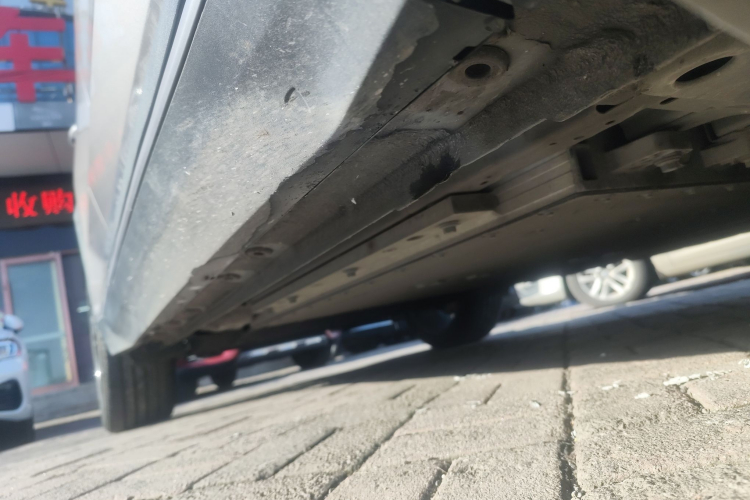 吉利银河 银河L7 2024款 1.5T 115km PLUS  龙腾版局部细节9001