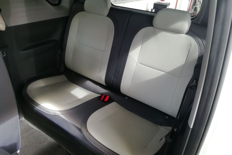 吉利银河 2024款 200km 熊猫卡丁中控内饰7004