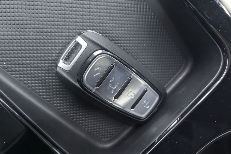 理想汽车 理想ONE 2021款 增程6座版中控内饰11