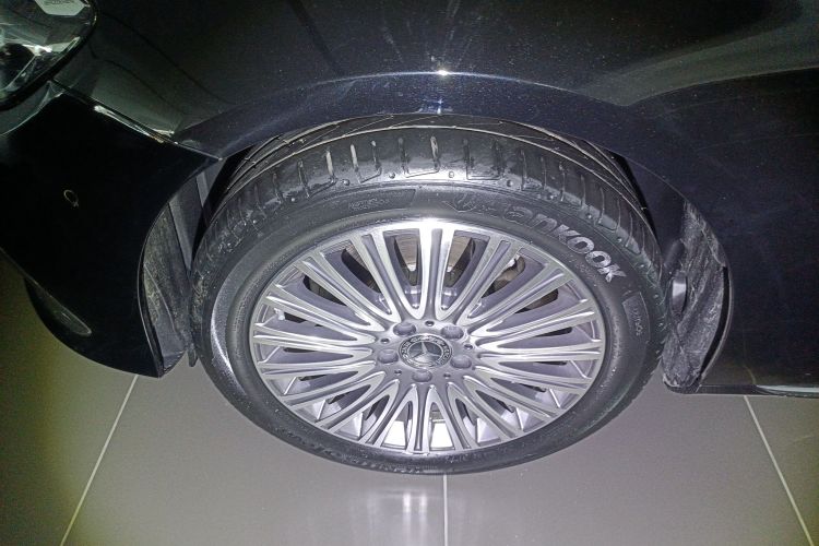 奔驰E级 2023款 改款 E 300 L 时尚型车身外观6007