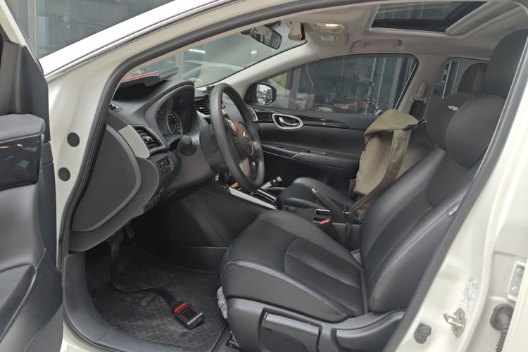 日产 轩逸 2021款 经典 1.6XL CVT豪华版中控内饰19