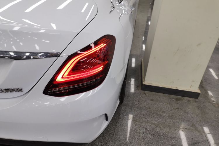 奔驰C级 2021款 C 260 L 运动星耀臻藏版车身外观9