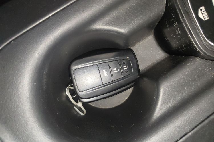 丰田 雷凌 2021款 185T CVT运动版中控内饰11