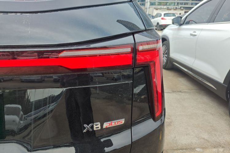 思皓X8 PLUS 2023款 1.5TGDI DCT智享版 7座车身外观9