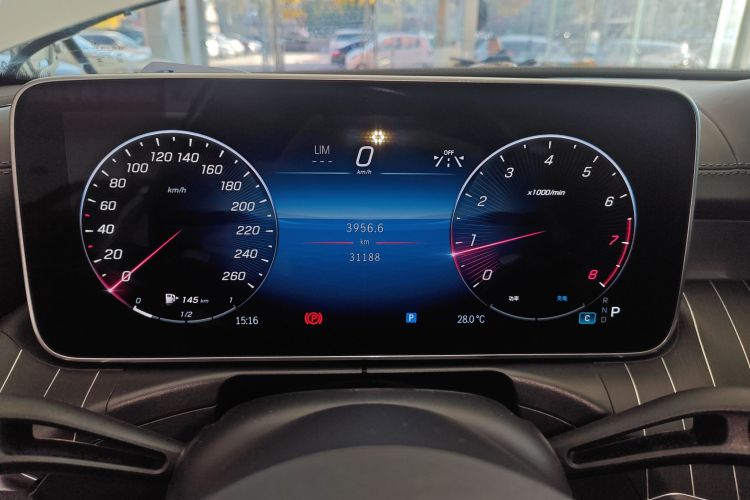 奔驰C级 2023款 改款 C 200 L 运动版中控内饰14