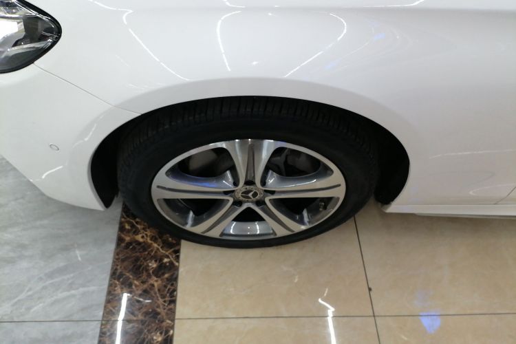 奔驰E级 2020款 改款 E 260 L 运动型车身外观6007