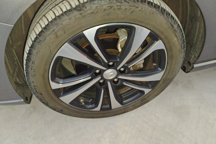 长安 逸动 2020款 PLUS 蓝鲸NE 1.4T GDI DCT旗舰型车身外观6007