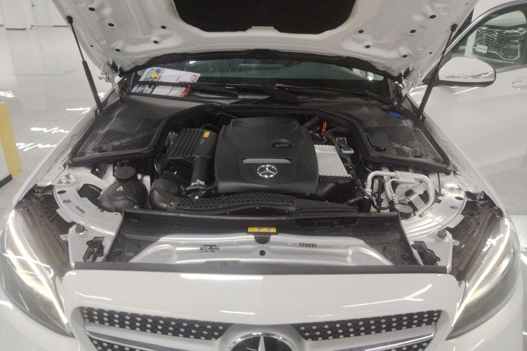 奔驰C级 2019款 C 180 L 时尚型运动版机舱底盘24