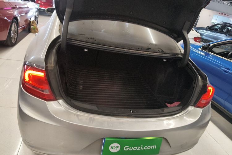 别克 君越 2018款 20T 精英型局部细节23