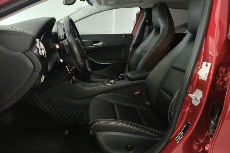 奔驰GLA 2017款 GLA 200 时尚型中控内饰19