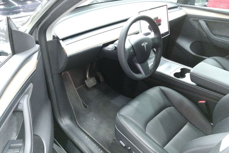 特斯拉 Model Y 2022款 改款 后轮驱动版中控内饰20