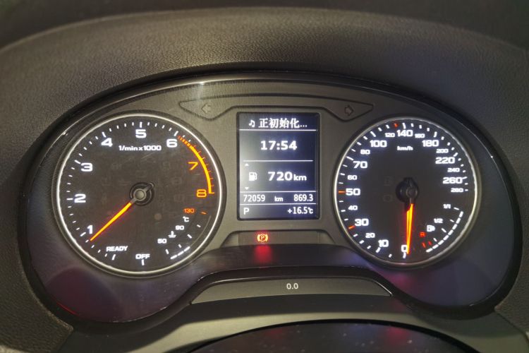 奥迪A3 2016款 Sportback 35 TFSI 领英型中控内饰14