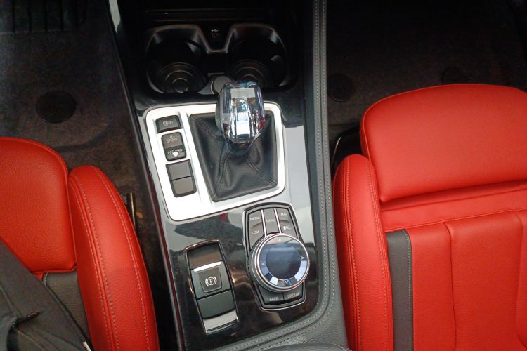 宝马1系 2022款 125i M运动曜夜版中控内饰18