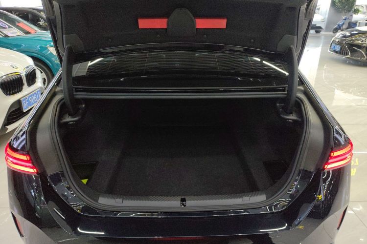 宝马5系 2024款 525Li M运动套装机舱底盘23