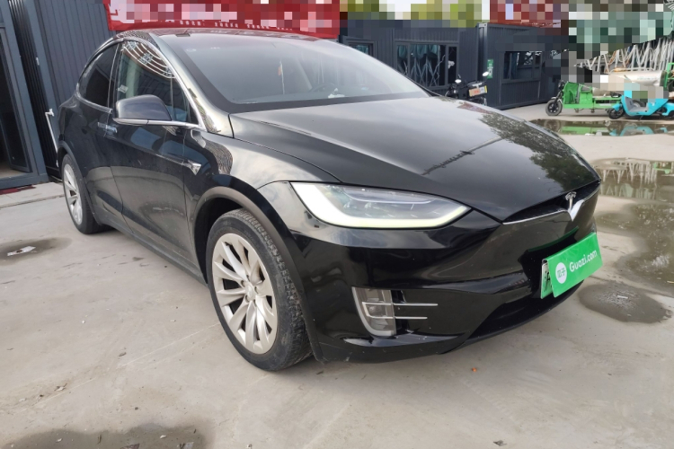 特斯拉 2016款 Model X 75D车身外观3