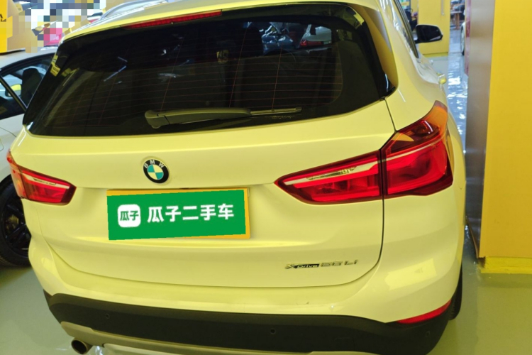宝马X1 2019款 xDrive20Li 尊享型车身外观6