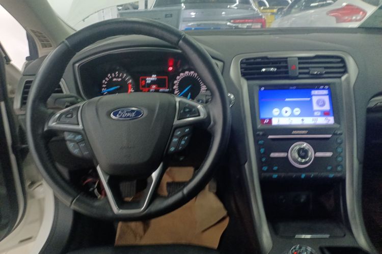 福特 蒙迪欧 2018款 EcoBoost 180 智控时尚型 国V中控内饰7002