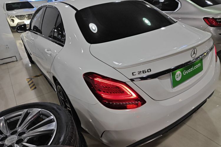 奔驰C级 2021款 C 260 星耀臻藏版车身外观4