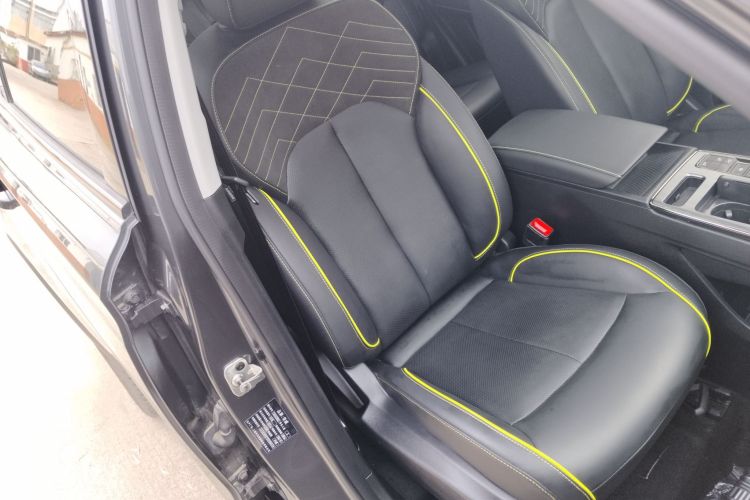 荣威RX5 2021款 PLUS 330TGI 自动国潮智臻版局部细节41