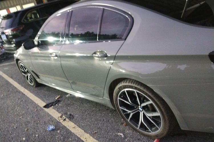 宝马5系(进口) 2022款 改款 530i M运动套装车身外观6004