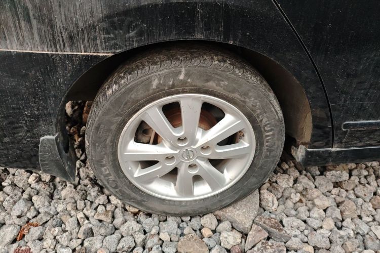 日产 轩逸 2012款 经典 1.6XE 手动舒适版车身外观6008