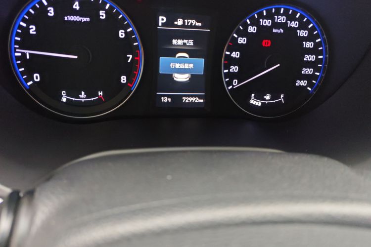 现代 名图 2017款 1.8L 自动尊贵型DLX 国V中控内饰15