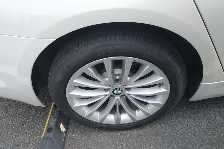 宝马5系 2020款 525Li 豪华套装车身外观6008