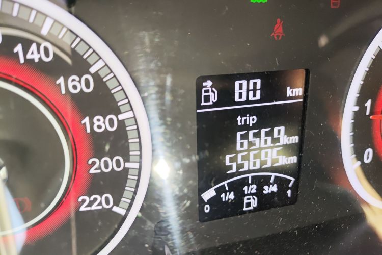 中华H3 2017款 1.5L 手动精英型中控内饰15