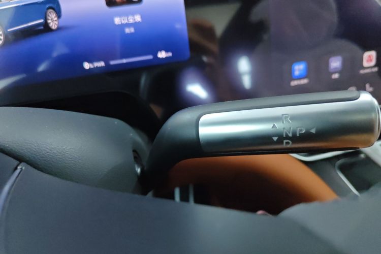 鸿蒙智行 问界M9 2025款 增程 Ultra版 52kWh 6座版局部细节18