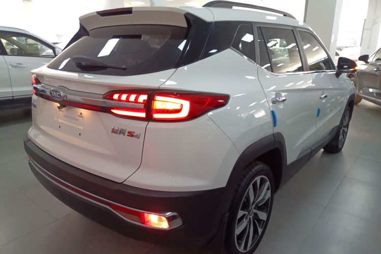 江汽集团 瑞风S4 2019款 1.6L 手动超越型车身外观7