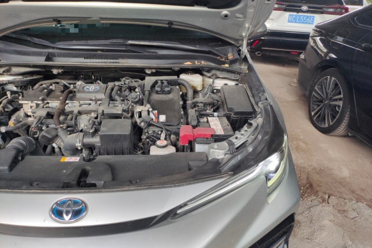 丰田 雷凌 2021款 双擎 1.8H E-CVT运动版局部细节9007