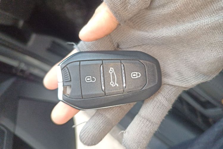 标致408 2024款 360THP 龘龘款 拉图版中控内饰7001