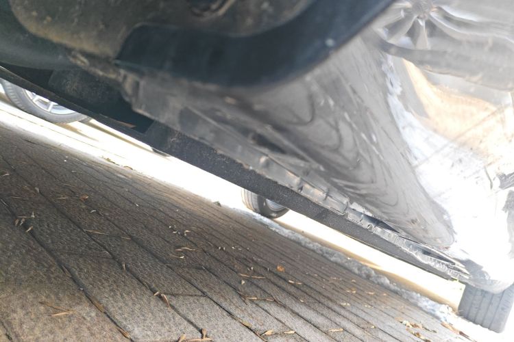 红旗H5 2023款 2.0T 自动智联旗畅版局部细节9002