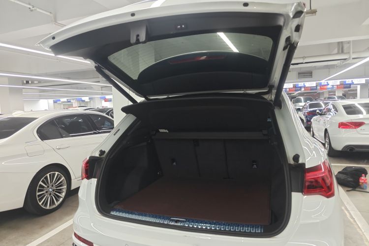 奥迪Q3 2024款 35 TFSI 时尚动感型机舱底盘23