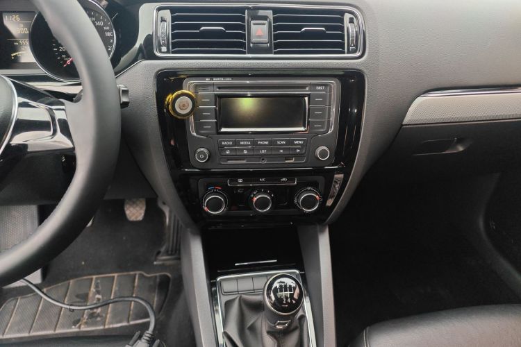 大众 速腾 2015款 1.6L 手动舒适型中控内饰16