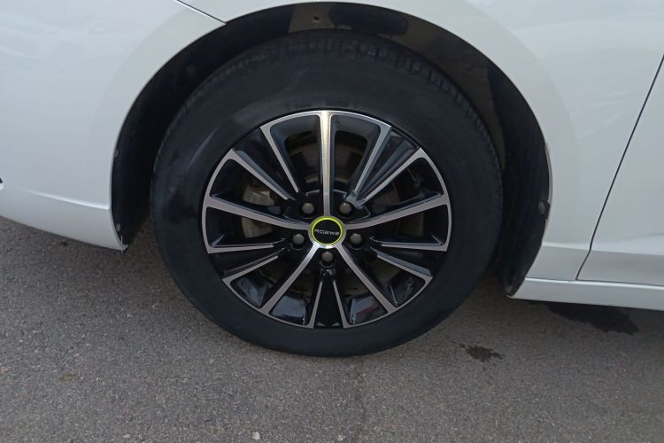 荣威i5 2021款 1.5L CVT黑金版车身外观6007