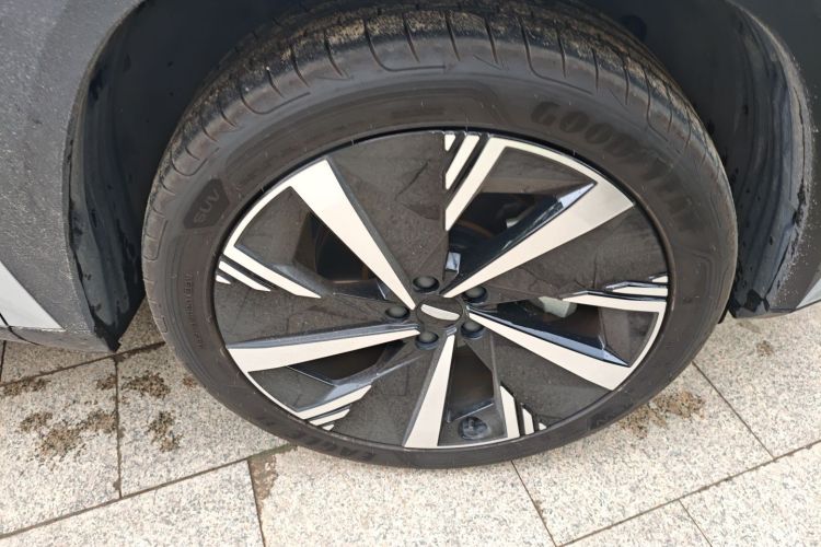 吉利汽车 博越L 2023款 2.0TD DCT旗舰型车身外观10