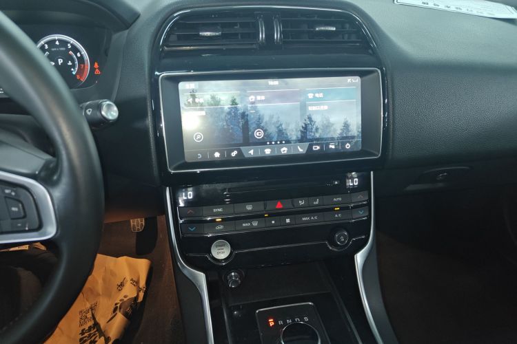 捷豹XEL 2018款 2.0T 200PS 尊享版局部细节16