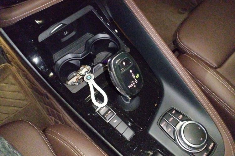 宝马X2 2023款 sDrive25i M越野套装中控内饰18