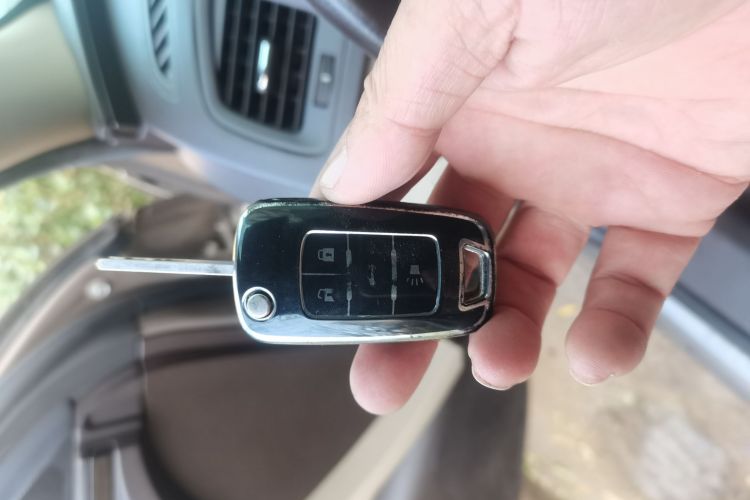 别克 君威 2015款 2.0L 领先时尚型中控内饰11